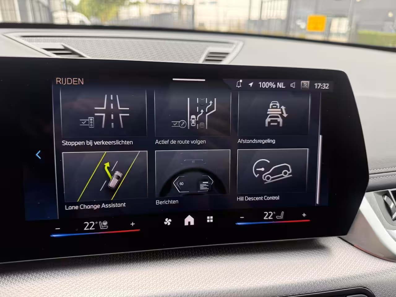 BMW X1 xDrive30e M SPORT MASSAGE , PANO , LEER , HEAD UP