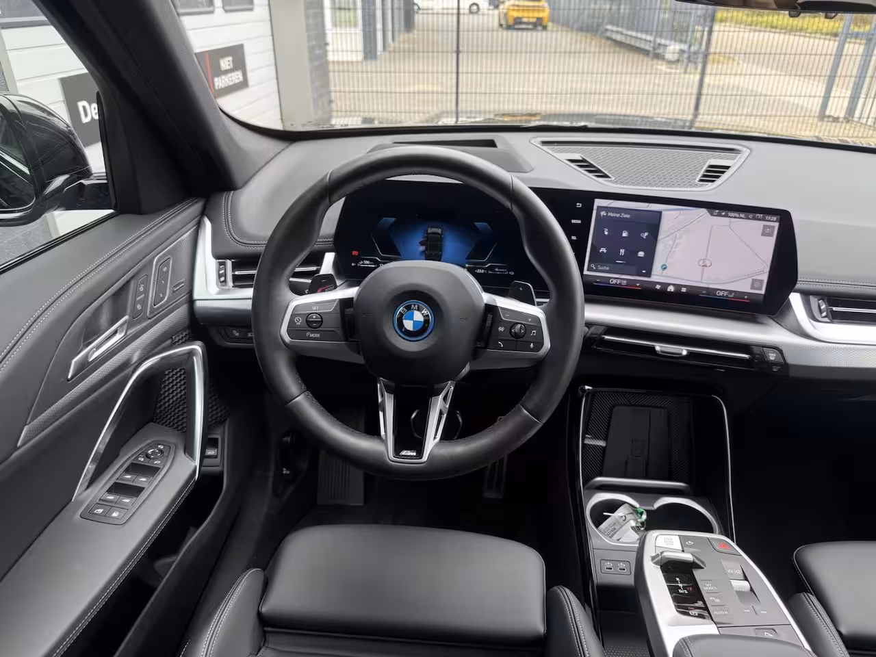BMW X1 xDrive30e M SPORT MASSAGE , PANO , LEER , HEAD UP