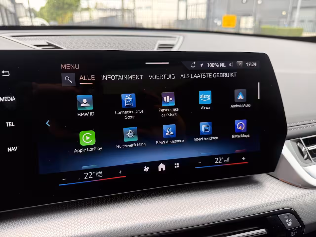 BMW X1 xDrive30e M SPORT MASSAGE , PANO , LEER , HEAD UP