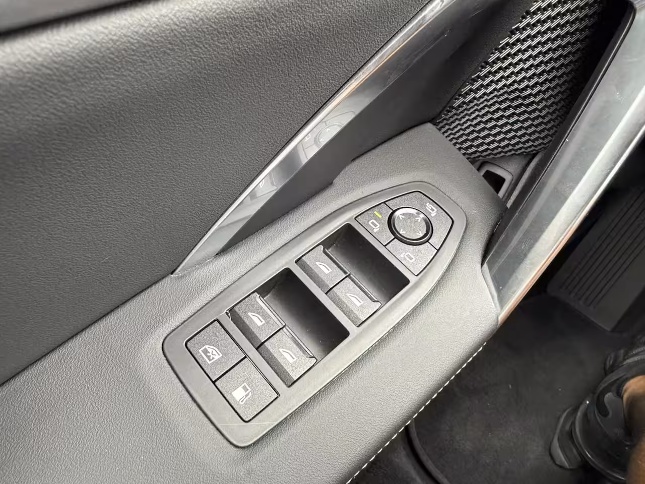 BMW X1 xDrive30e M SPORT MASSAGE , PANO , LEER , HEAD UP