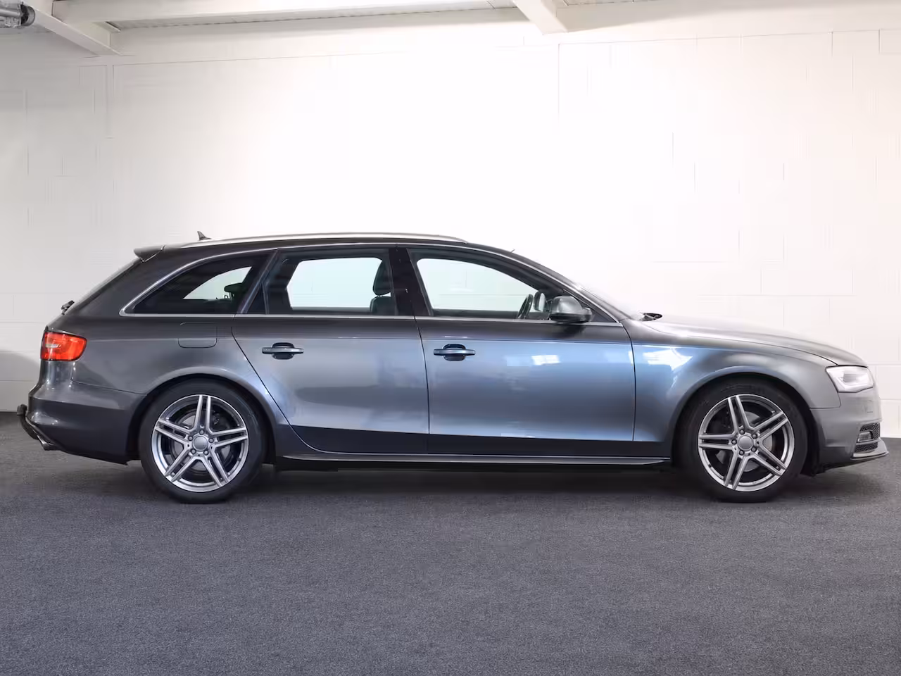 Audi A4 Avant 1.8 TFSI S Edition | B&O | Trekhaak | Cruise Control