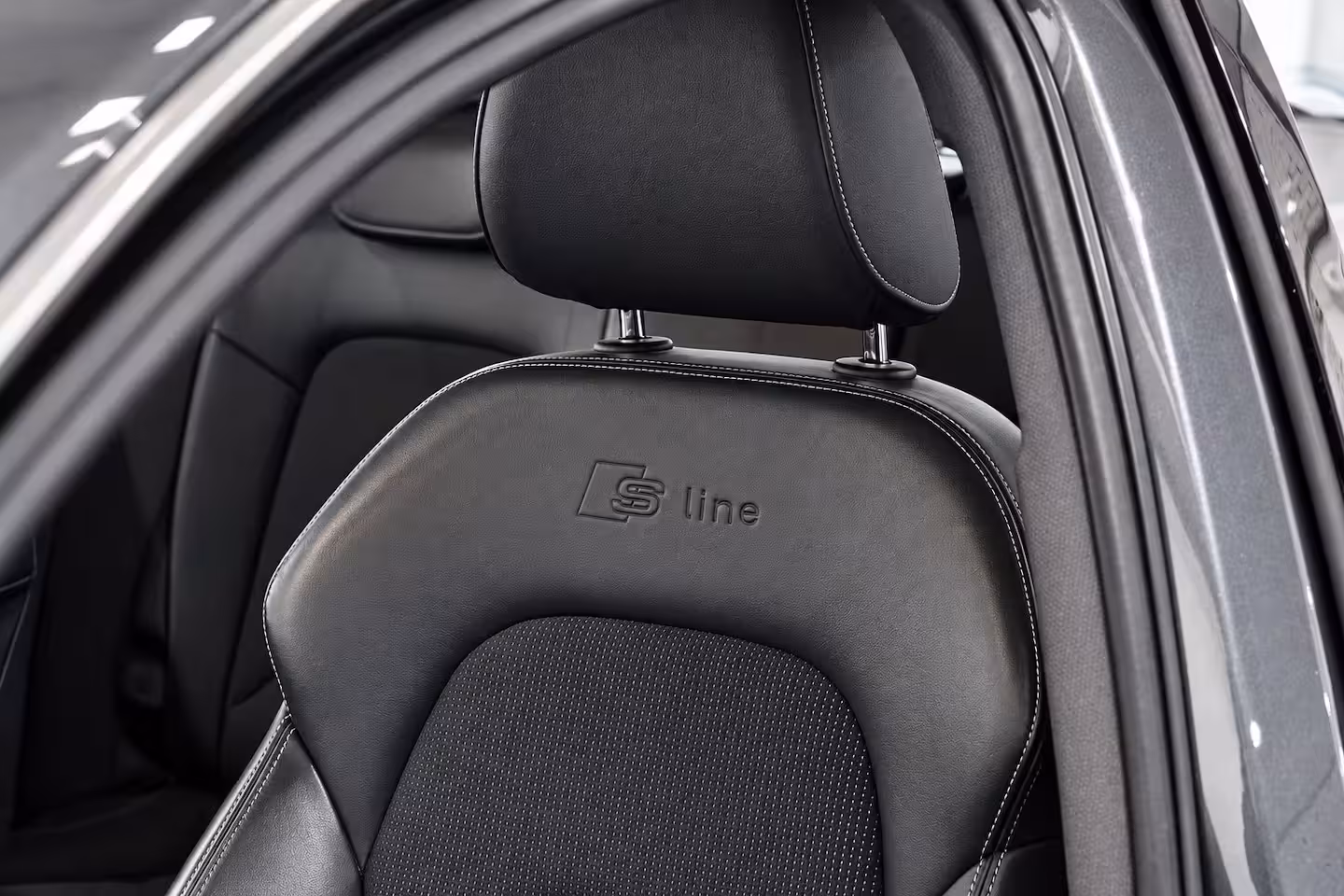 Audi A4 Avant 1.8 TFSI S Edition | B&O | Trekhaak | Cruise Control
