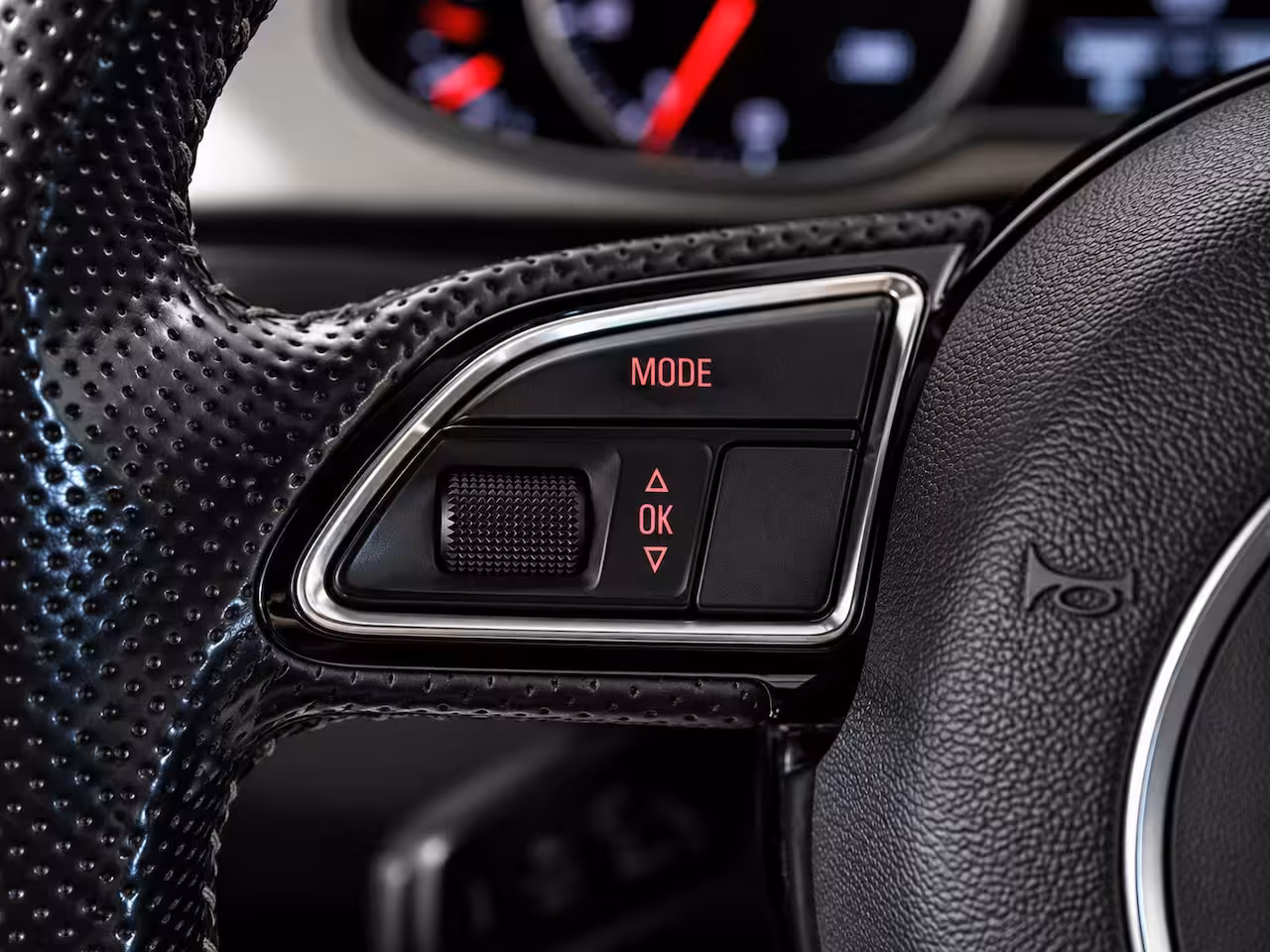 Audi A4 Avant 1.8 TFSI S Edition | B&O | Trekhaak | Cruise Control