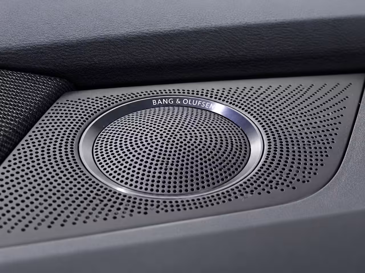 Audi A4 Avant 1.8 TFSI S Edition | B&O | Trekhaak | Cruise Control