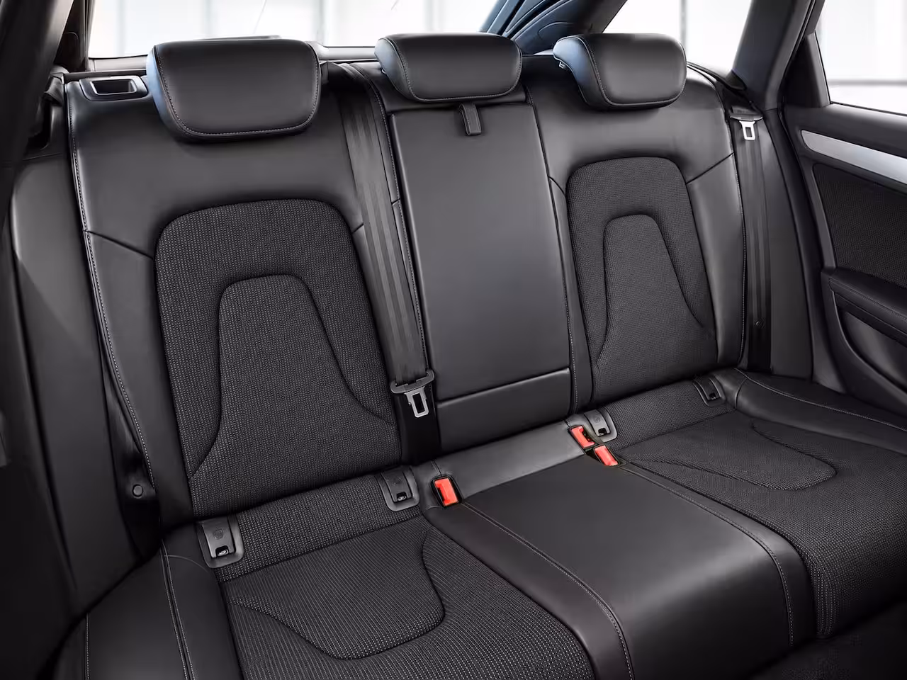 Audi A4 Avant 1.8 TFSI S Edition | B&O | Trekhaak | Cruise Control