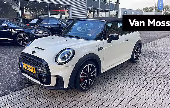 Mini Cabrio 2.0 Cooper S John Cooper Works 178 PK | Automaat | Connected Navigation Plus | Head-up dis