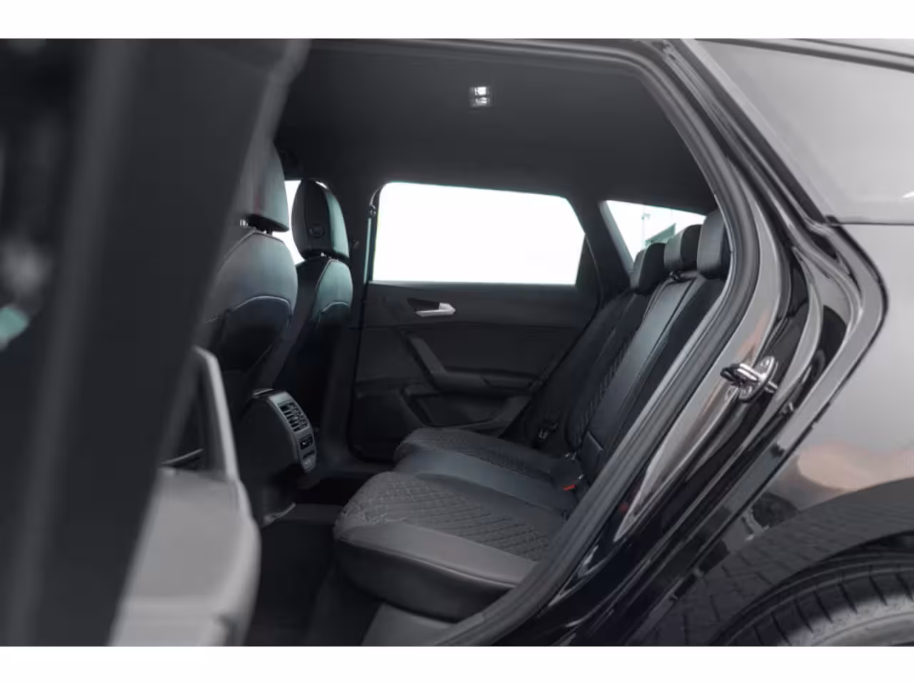 Seat Leon Sportstourer FR Business - eHybrid | Achteruitrijcamera | Automatisch dimmende binnenspiegel | Dakhemel