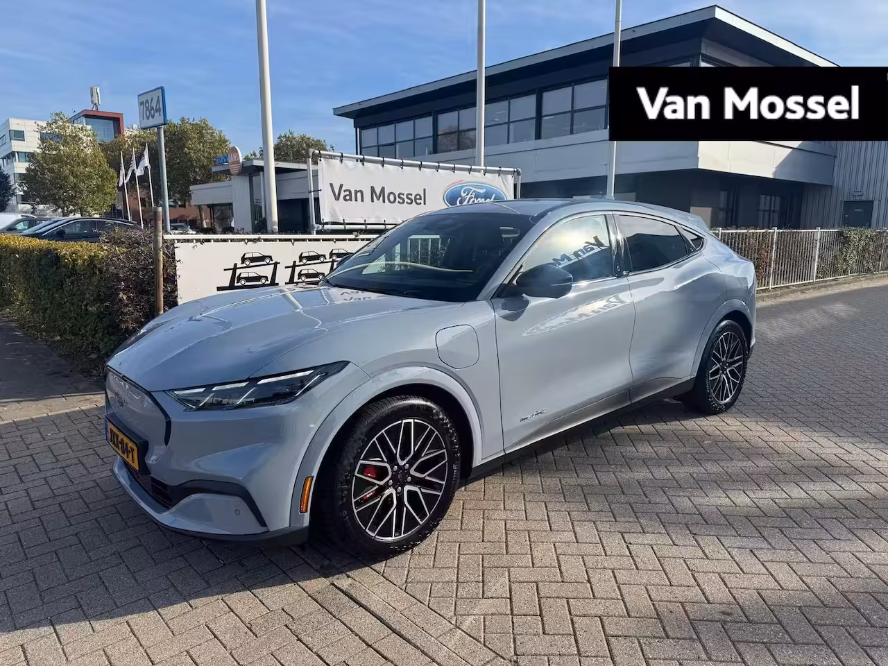 Ford Mustang Mach-E Extended Premium RWD 88 kWh | Elektr. Bestuurdersstoel met Memory | Dodehoekdetectie | Ada
