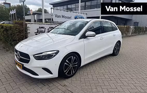 Mercedes-Benz B-klasse 180 Star Edition Luxury Line | Navigatie | Climate Controle | Trekhaak | Stoelverwarming V
