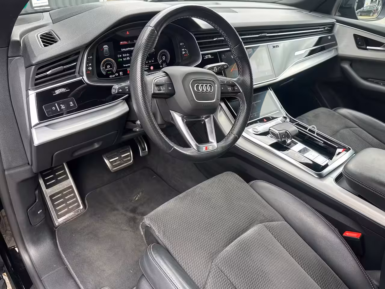 Audi Q8 55 TFSI e quattro Pro Line 360 CAM | LUCHTVERING |
