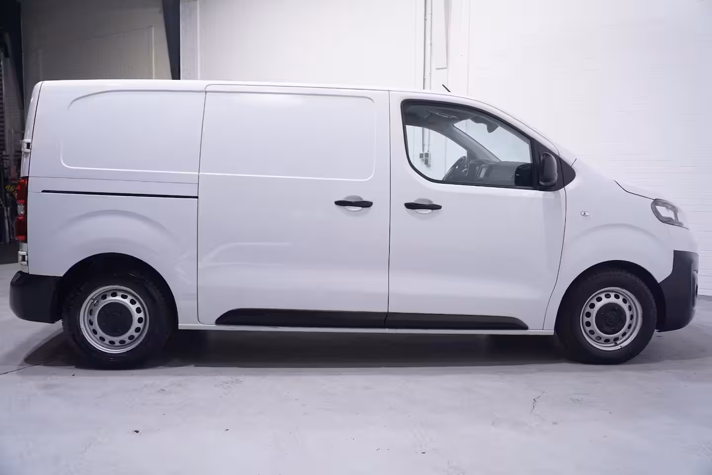 Fiat Scudo 2.0 MultiJet 145 pk L2H1 Airco, Apple Carplay Cruise Control, Laadruimte Pakket, PDC achte