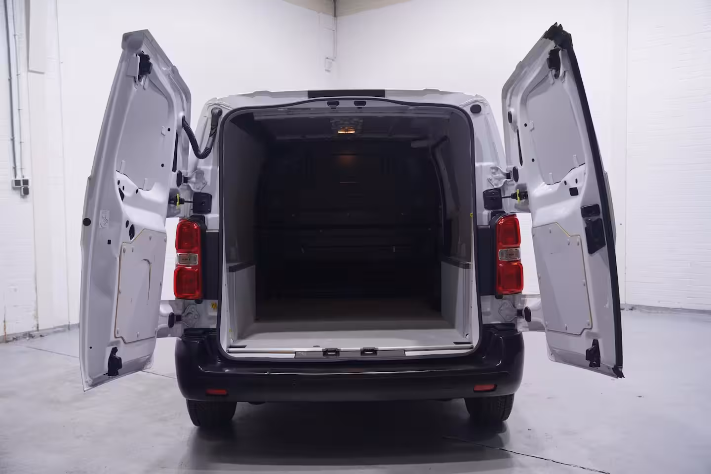 Fiat Scudo 2.0 MultiJet 145 pk L2H1 Airco, Apple Carplay Cruise Control, Laadruimte Pakket, PDC achte
