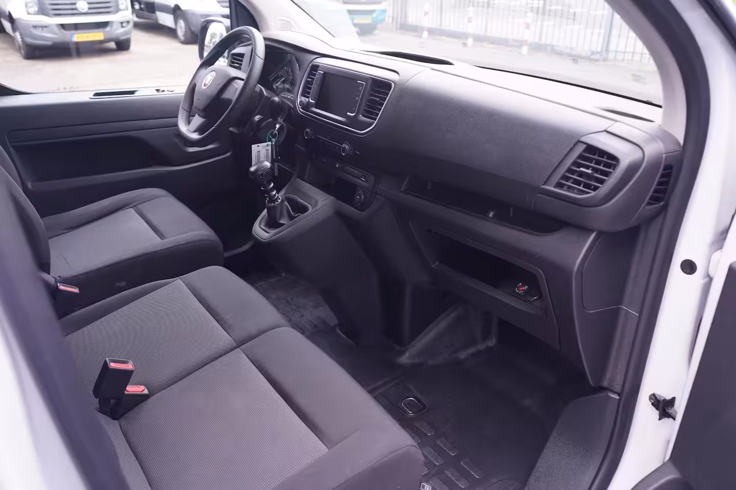 Fiat Scudo 2.0 MultiJet 145 pk L2H1 Airco, Apple Carplay Cruise Control, Laadruimte Pakket, PDC achte