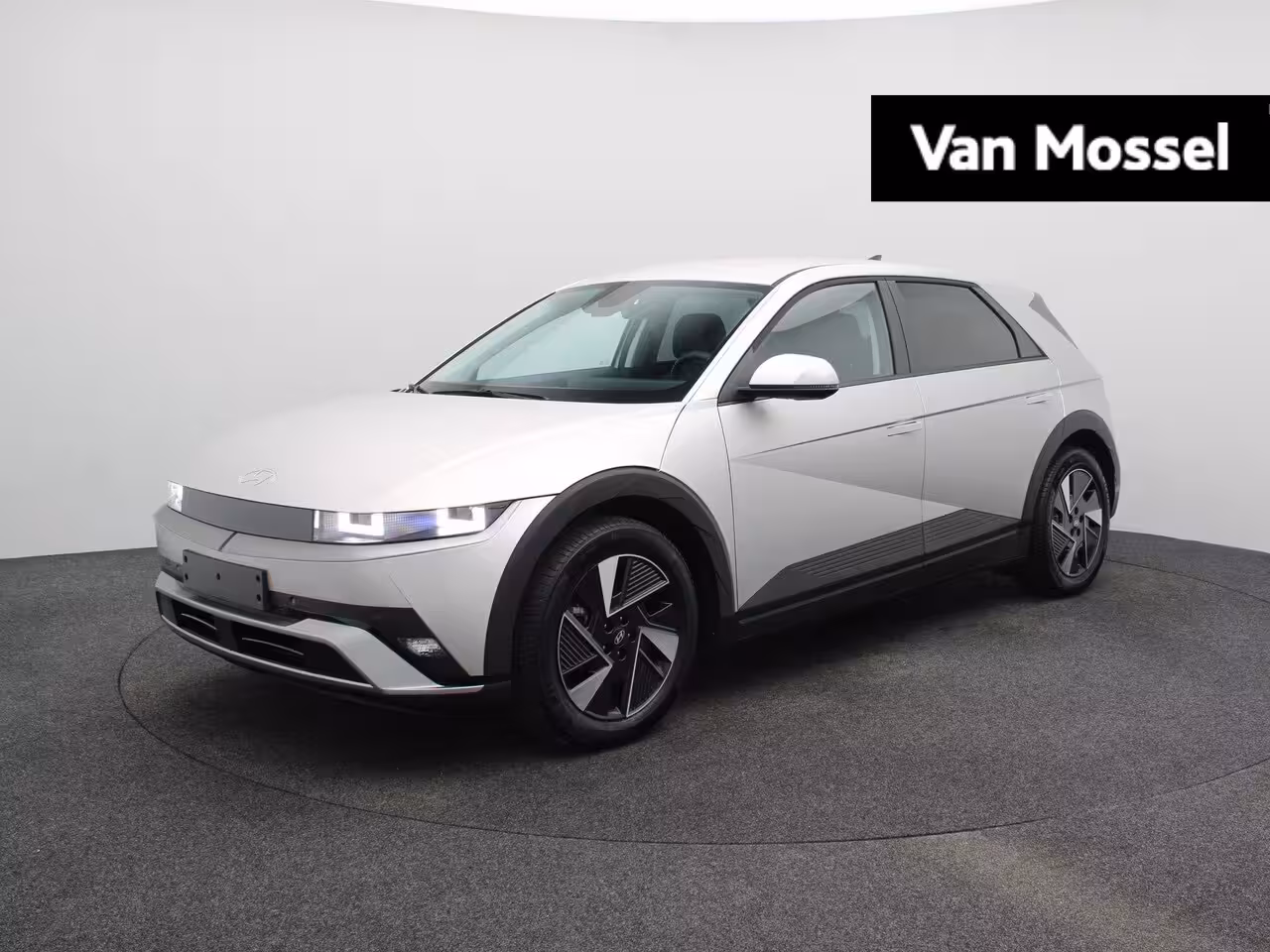 Hyundai IONIQ 5 Standard Range Pure Edition 63 kWh Navigatie | Stoel/Stuurverwarming | Bose Audio | Achter