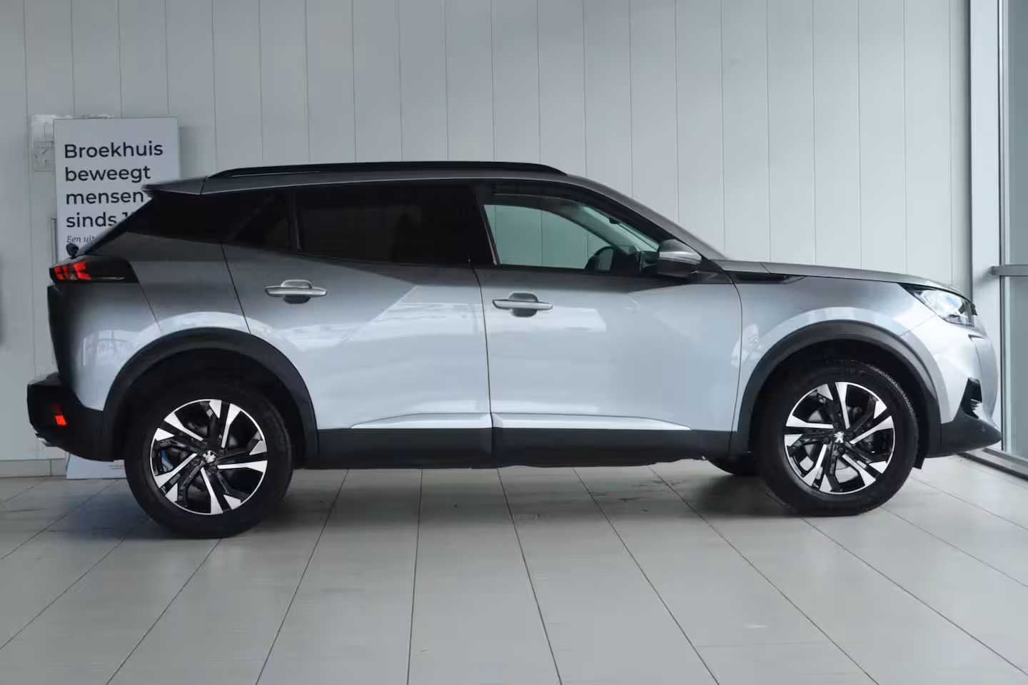 Peugeot 2008 1.2 Turbo Allure | Cruise Control | Camera | Navi | Keyless | LED | Carplay | Climate | i