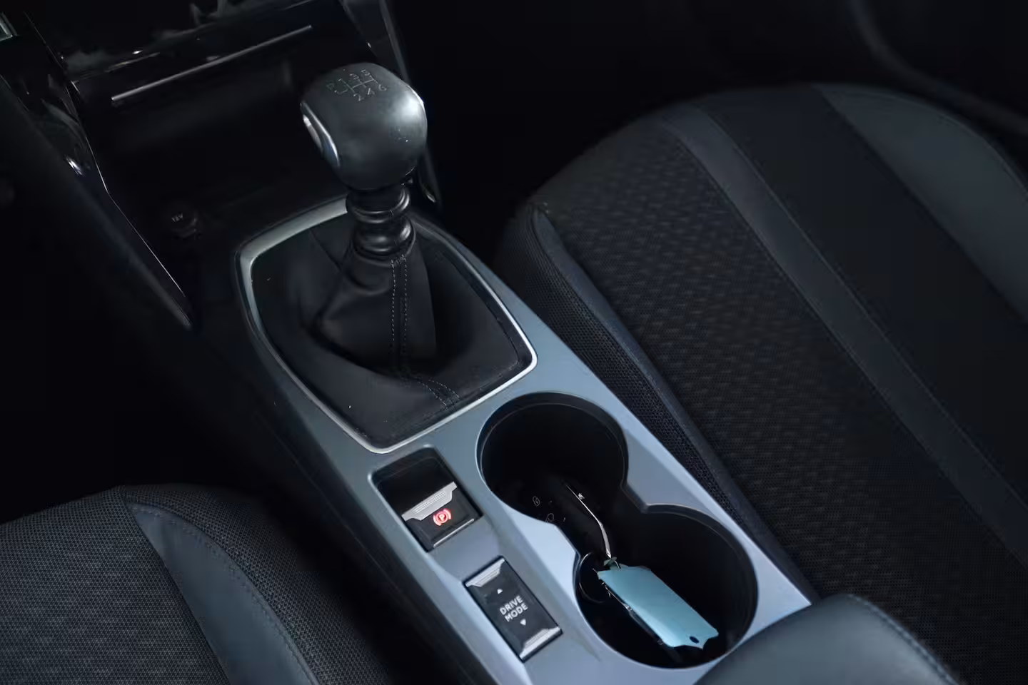 Peugeot 2008 1.2 Turbo Allure | Cruise Control | Camera | Navi | Keyless | LED | Carplay | Climate | i