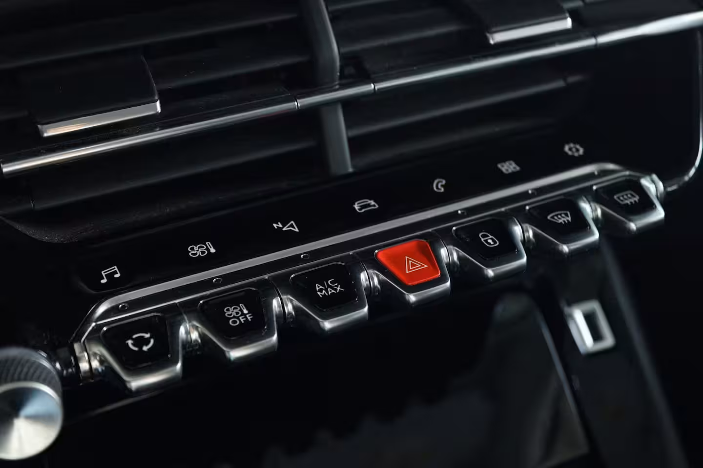 Peugeot 2008 1.2 Turbo Allure | Cruise Control | Camera | Navi | Keyless | LED | Carplay | Climate | i