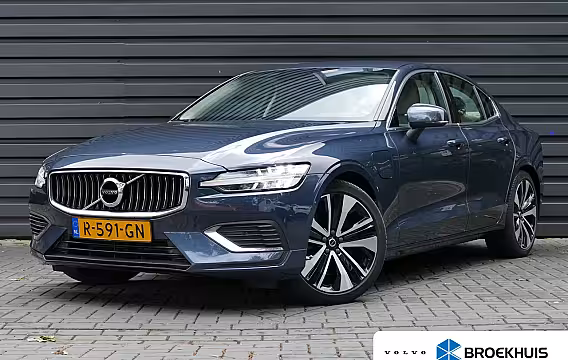 Volvo S60 2.0 RECHARGE T8 AWD INSCRIPTION AUTOMAAT / NAVI / LEDER / CLIMA / 19"LMV / CAMERA / MEMORY