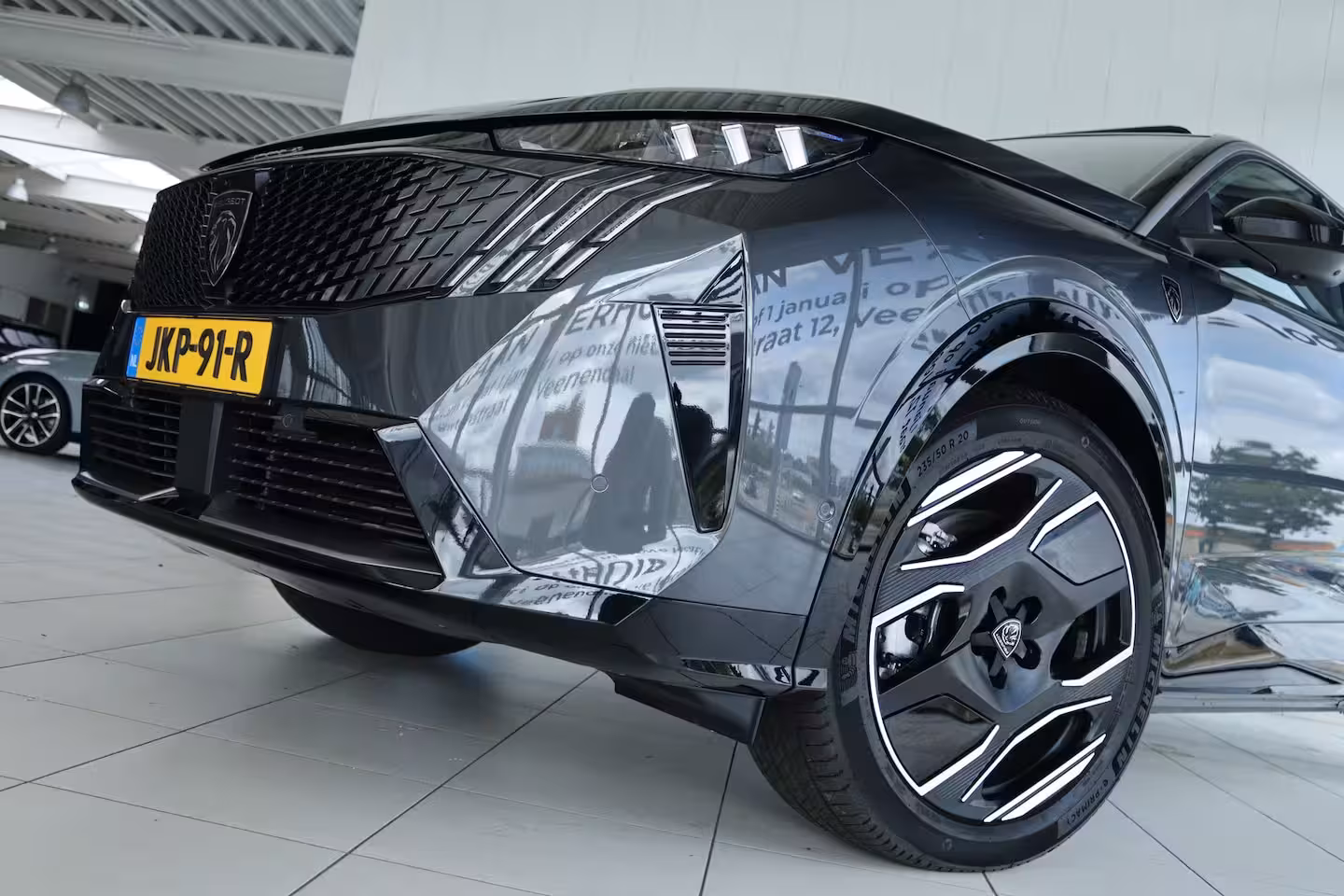 Peugeot e-3008 73 kWh DUAL MOTOR 325PK Launch Edition DEMO-DEAL | Adapt. Cruise | Focal Audio | Massage |