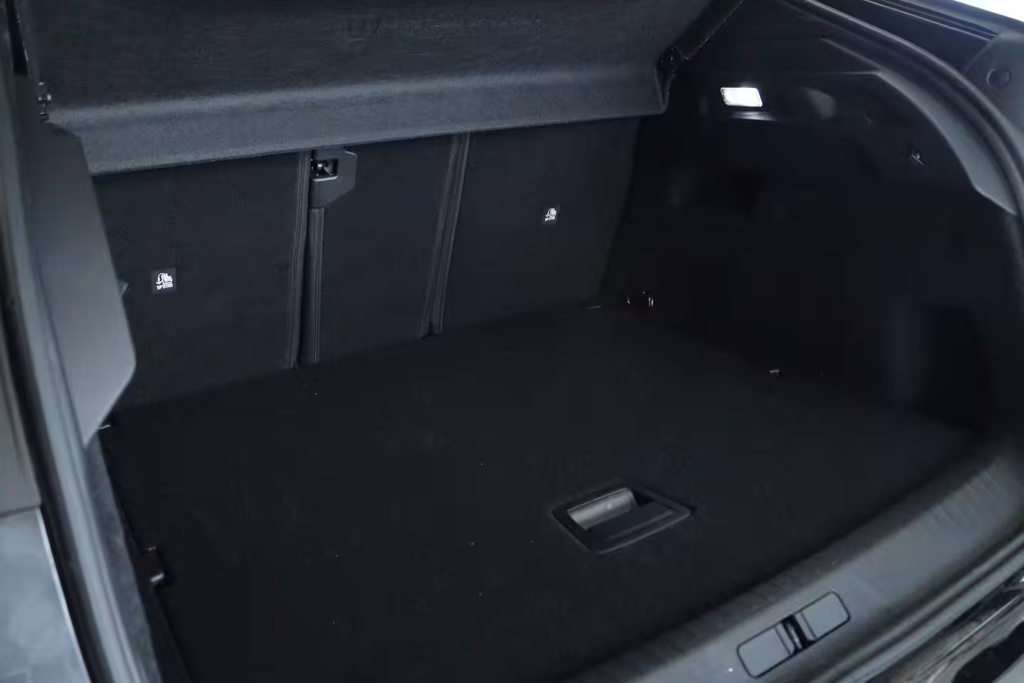 Peugeot e-3008 73 kWh DUAL MOTOR 325PK Launch Edition DEMO-DEAL | Adapt. Cruise | Focal Audio | Massage |
