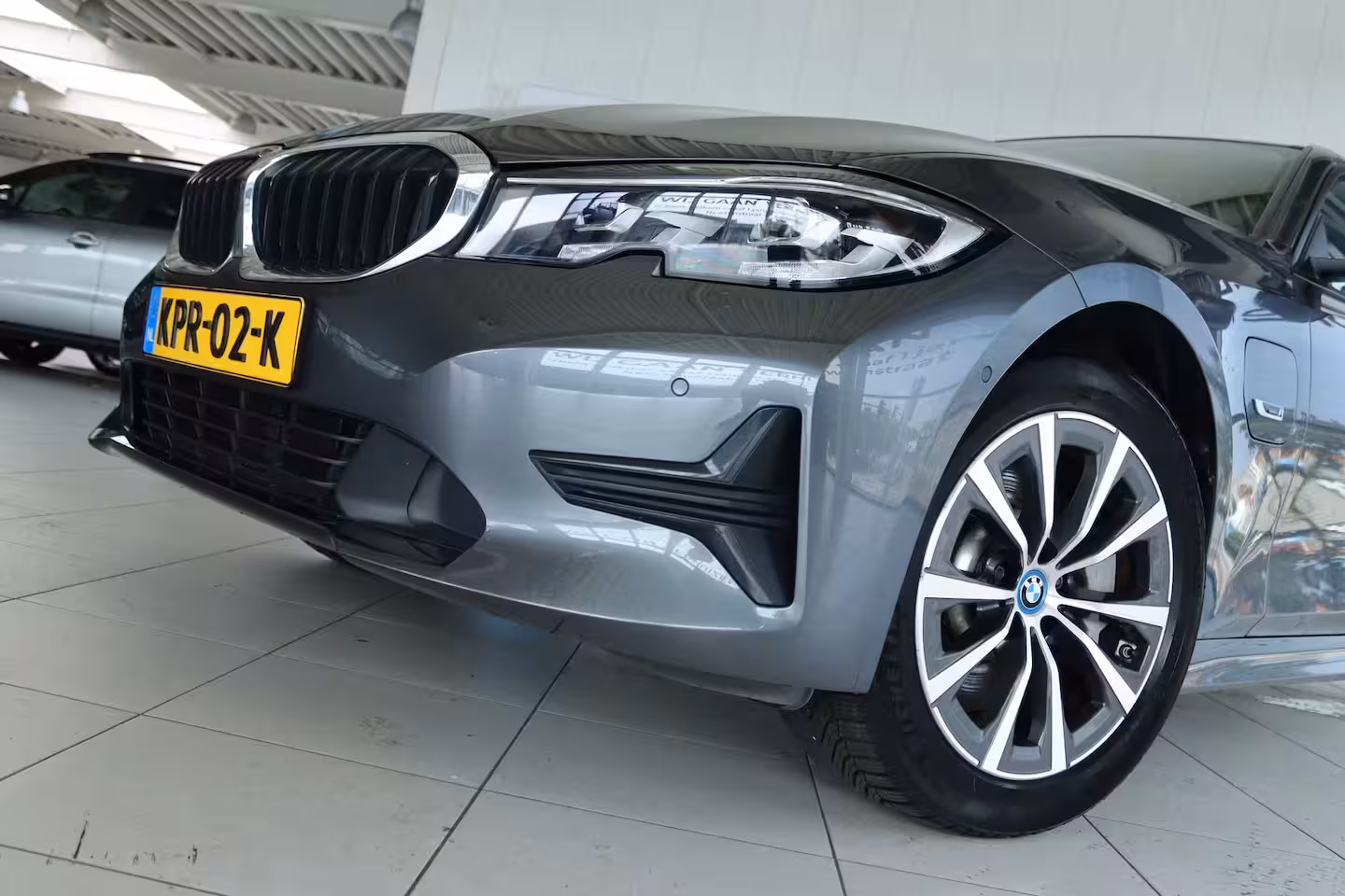 BMW 3-serie 330e Business Edition Plus | Cruise Control | Camera | Stoelverwarming | LEDER | Carplay |