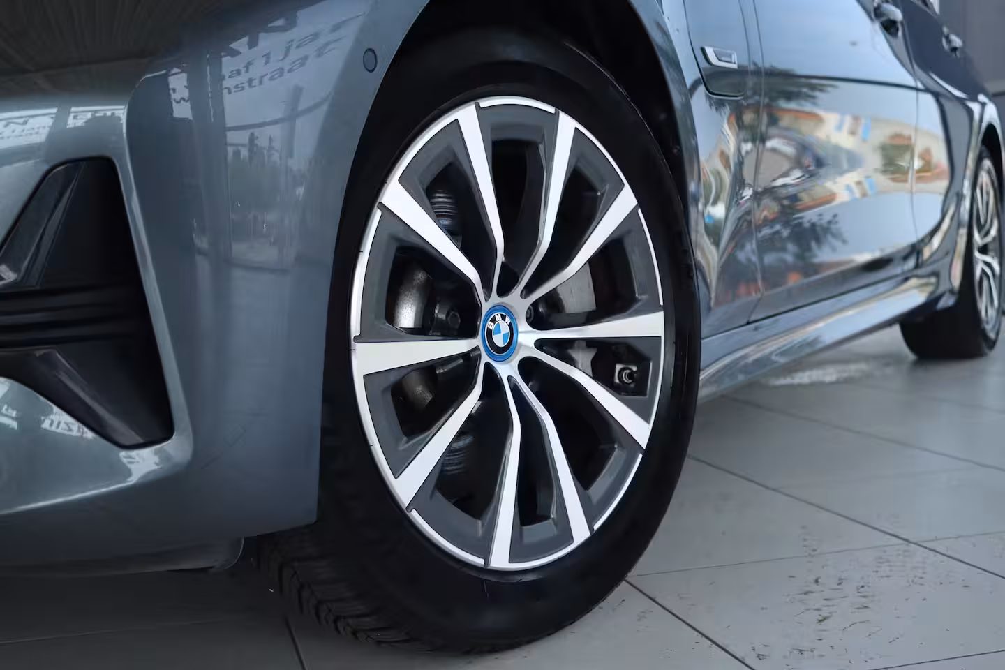 BMW 3-serie 330e Business Edition Plus | Cruise Control | Camera | Stoelverwarming | LEDER | Carplay |