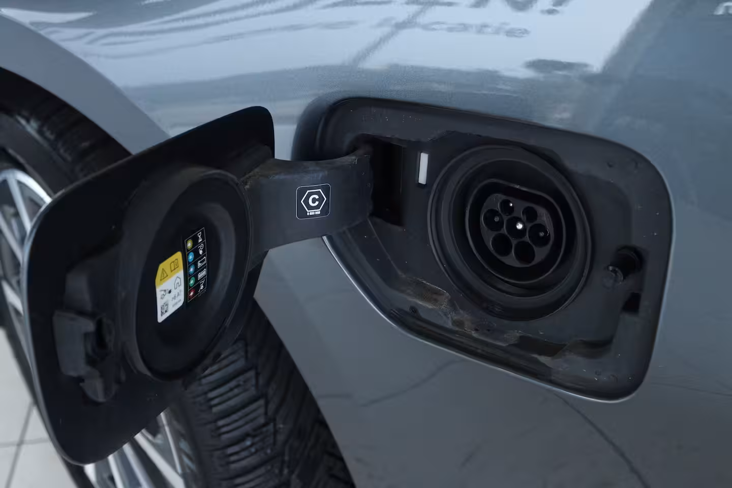BMW 3-serie 330e Business Edition Plus | Cruise Control | Camera | Stoelverwarming | LEDER | Carplay |