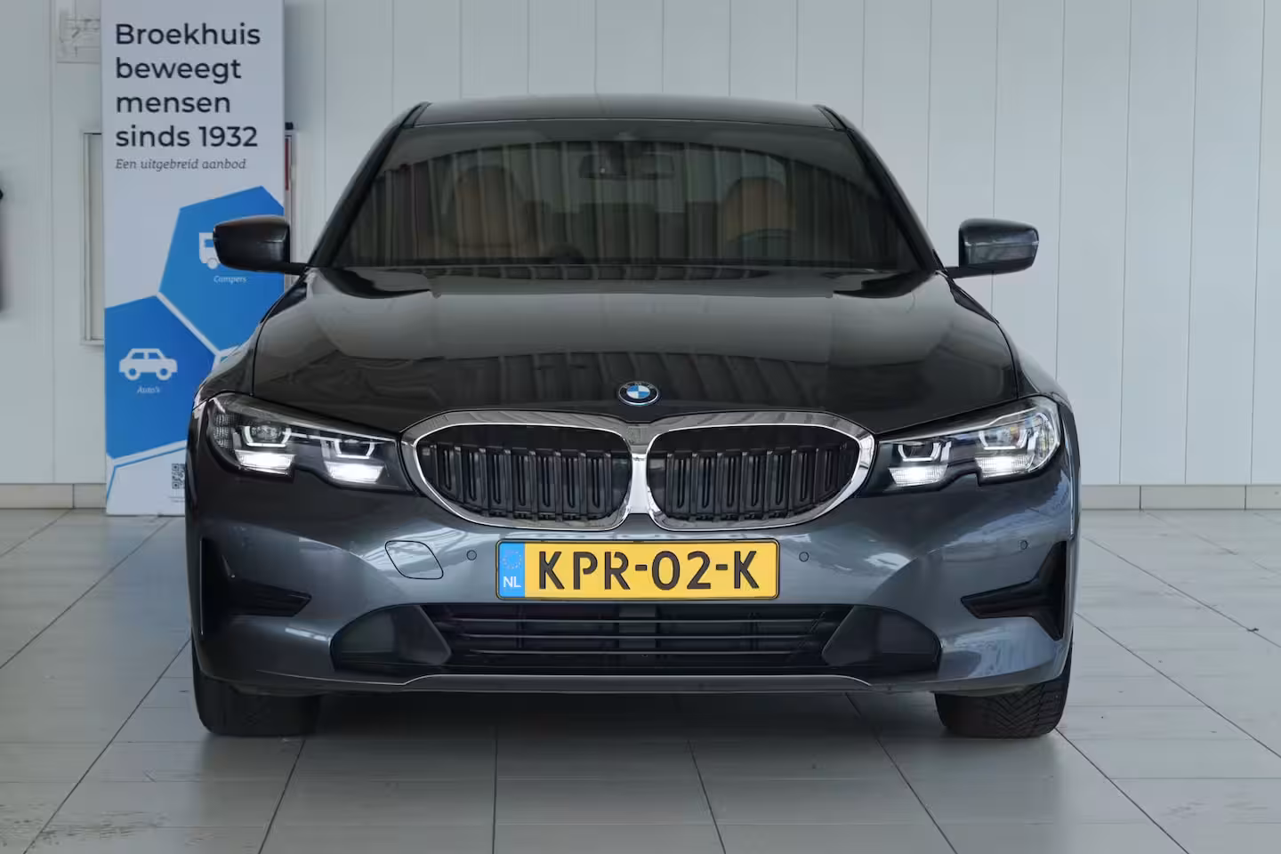 BMW 3-serie 330e Business Edition Plus | Cruise Control | Camera | Stoelverwarming | LEDER | Carplay |