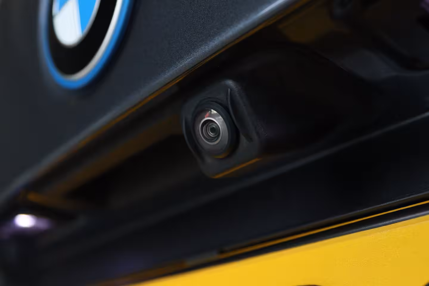 BMW 3-serie 330e Business Edition Plus | Cruise Control | Camera | Stoelverwarming | LEDER | Carplay |