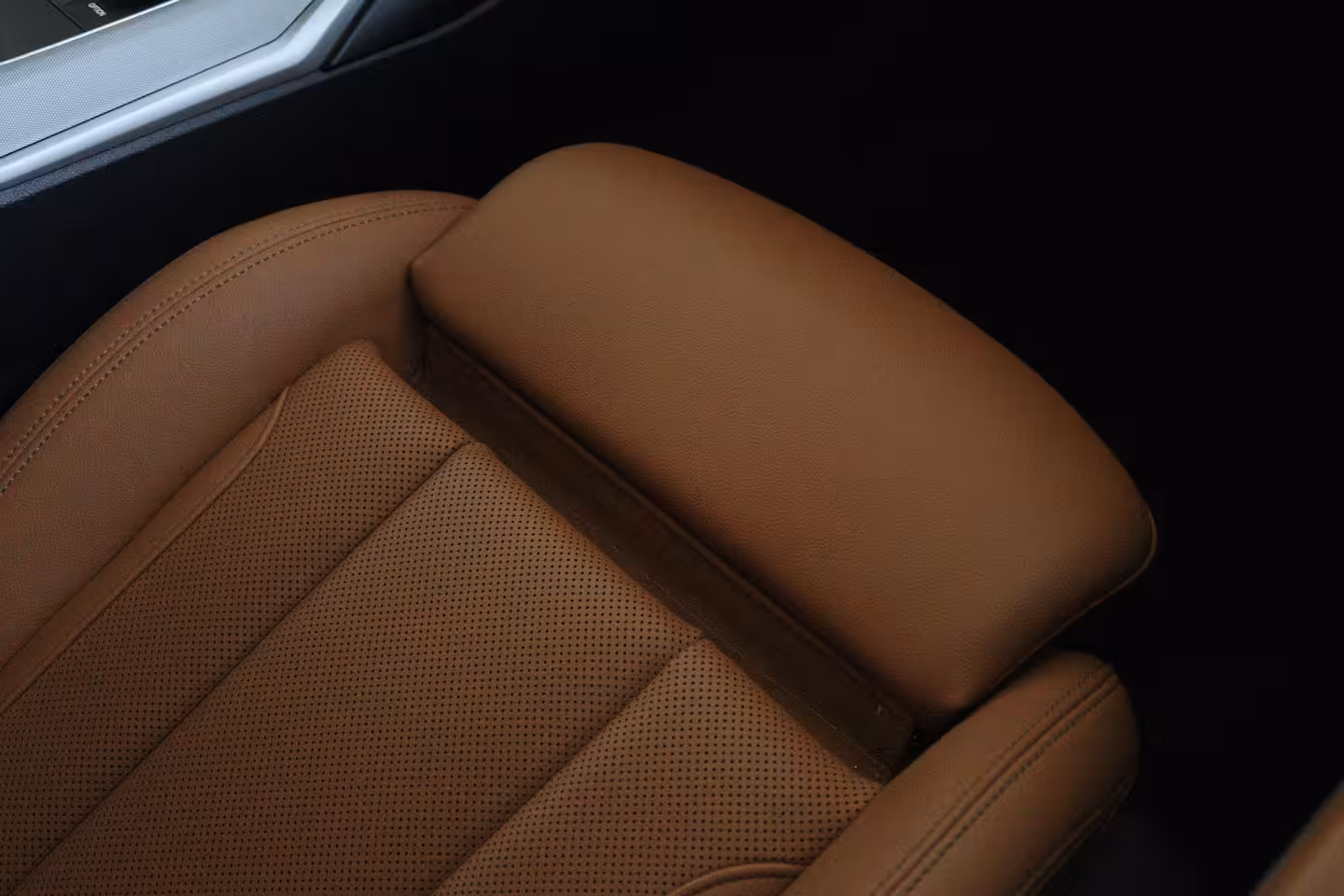 BMW 3-serie 330e Business Edition Plus | Cruise Control | Camera | Stoelverwarming | LEDER | Carplay |