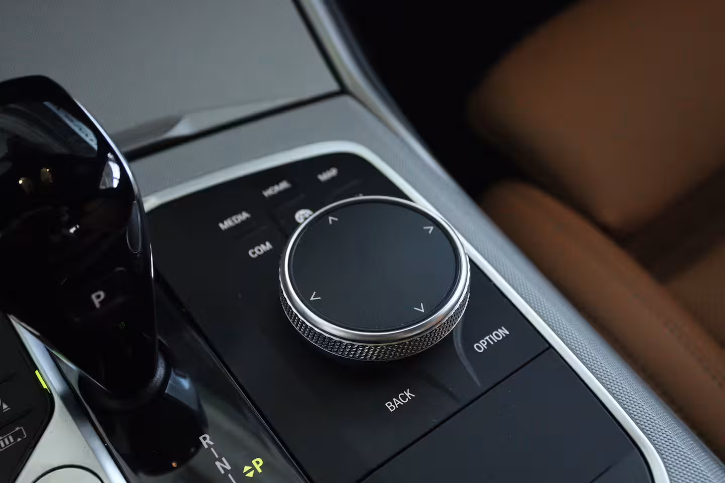 BMW 3-serie 330e Business Edition Plus | Cruise Control | Camera | Stoelverwarming | LEDER | Carplay |
