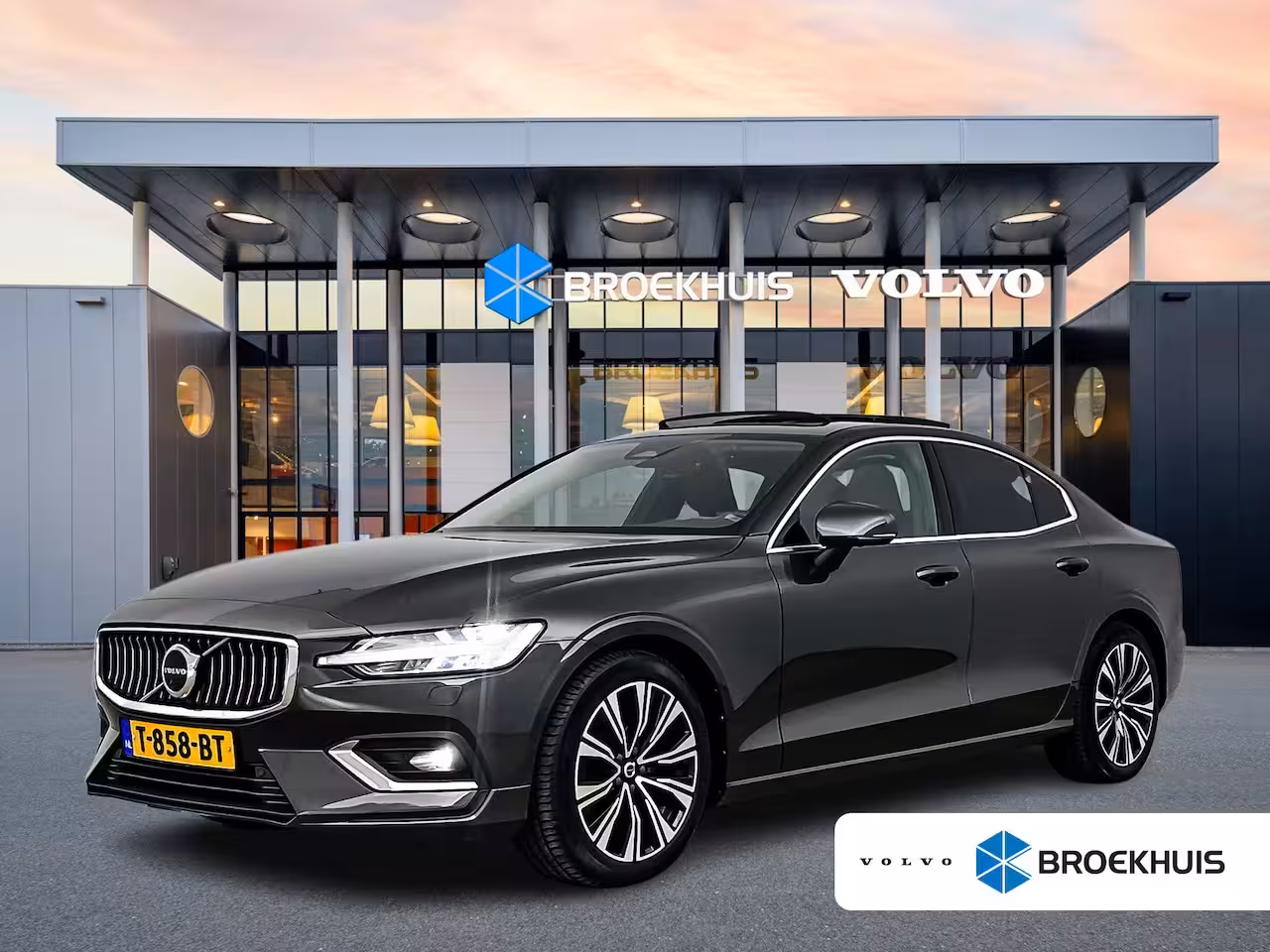 Volvo S60 B4 Plus Bright | 18" | Geventileerd Nappa | Panoramadak | Harman Kardon | Trekhaak | 360 C