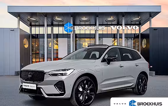 Volvo XC60 T6 Recharge Plus Black Edition | 21" | Panoramadak | Head Up | 360 Camera | Trekhaak | Har