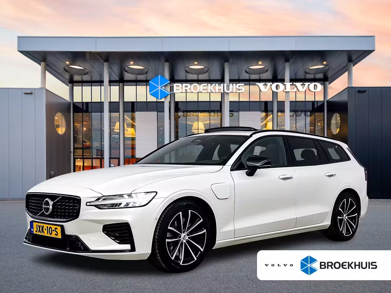 Volvo V60 T8 Recharge Plus Dark | 18" Allseason | Trekhaak | Panoramadak | Head-Up | 360 Camera | El