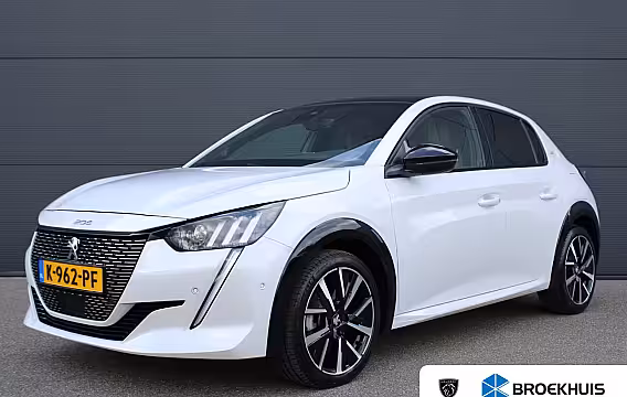 Peugeot 208 1.2 PureTech GT Pack | Navigatie | Camera | Panoramadak | Stoelverwarming | Apple carplay