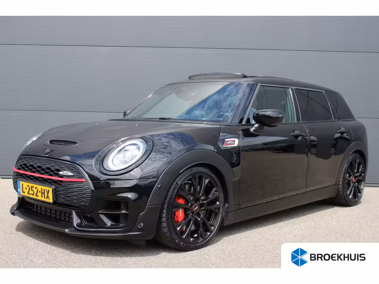 Mini Clubman 2.0 JCW 306pk ALL4 Thunder Pack | Automaat | Navigatie | Panorama/schuifdak | H&K | Verlaa