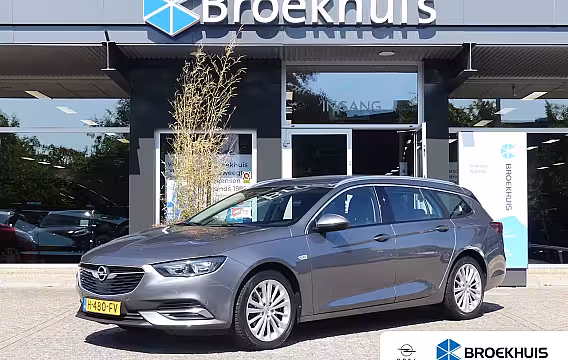 Opel Insignia Sports Tourer 1.5 Turbo Business Executive | TREKHAAK | PARKEERSENSOREN V+A | NAVI | APPLE CARPLAY / AND