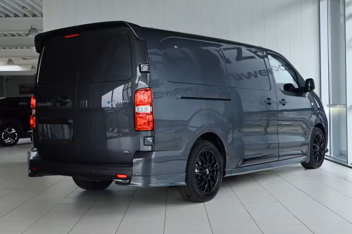 Citroën ë-Jumpy L3 136 75 kWh STX EDITION | LED | Stoel+Stuurverwarming | Betimmering | Leder | Camera | N