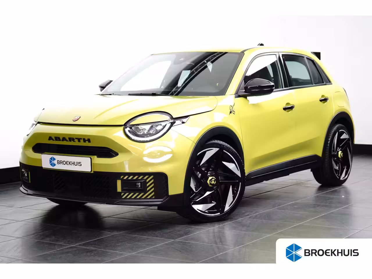Abarth 600e Turismo 54 kWh 240 pk Fiat | 96% SOH | | 11 kW lader | Airco (automatisch) | Apple Carplay