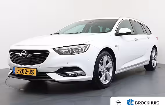 Opel Insignia Sports Tourer 1.5 Turbo Innovation / Navigatie / Camera / Parkeersensoren / Keyless / Stuur -en Stoelver