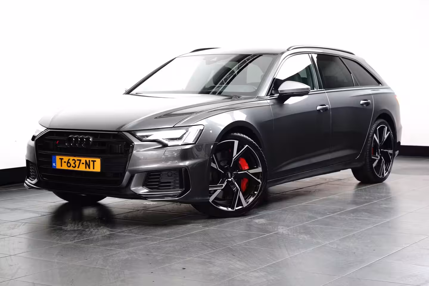Audi A6 Avant 350pk V6 | Dealer onderhouden | Trekhaak uitklapbaar | 21 inch | Elektrische achterklep |
