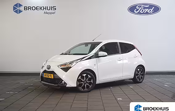 Toyota Aygo 1.0 VVT-i x-joy | Stoelverwarming | Camera | Dealer Onderhouden |