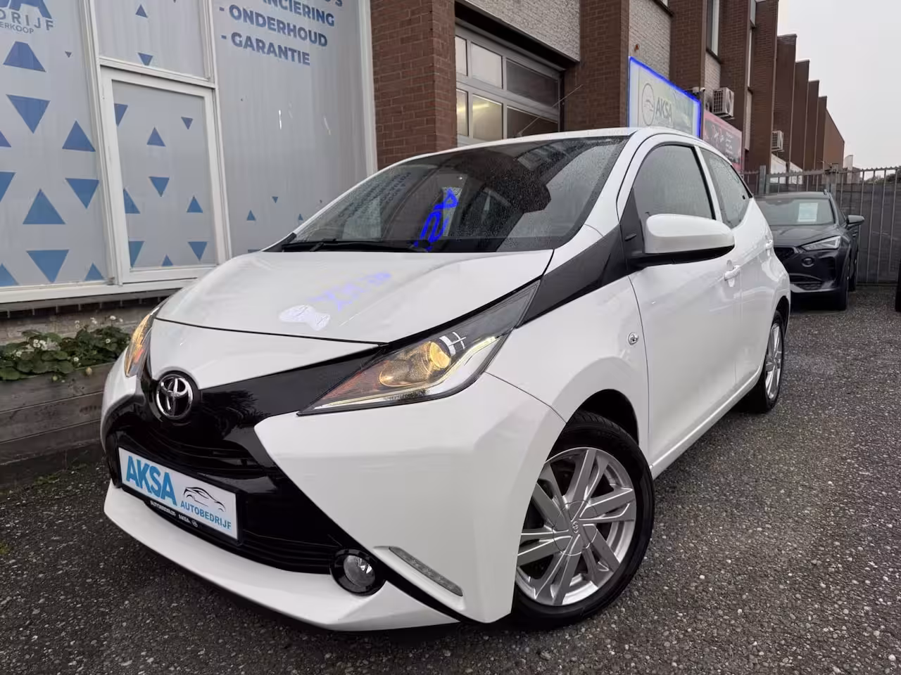 Toyota Aygo 1.0 VVT-i x-play Automaat Camera Stoelverwarming CarplayGarantie