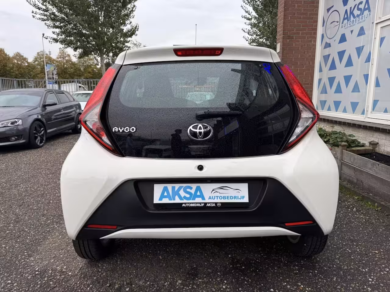 Toyota Aygo 1.0 VVT-i x-play Automaat Camera Stoelverwarming CarplayGarantie
