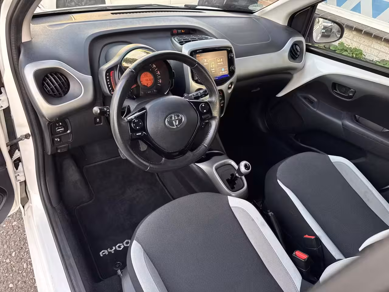 Toyota Aygo 1.0 VVT-i x-play Automaat Camera CarPlay Gratis garantie