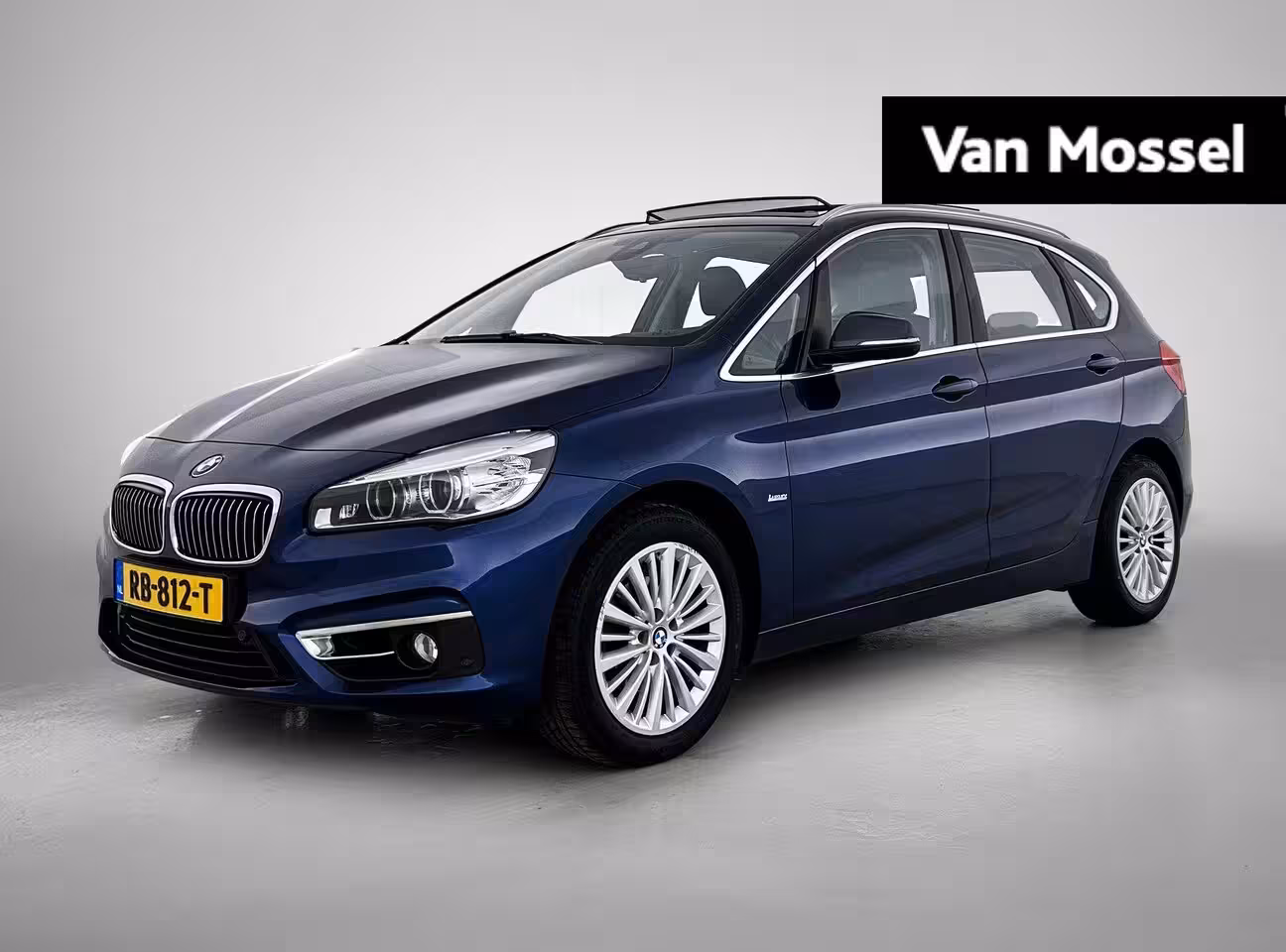 BMW 2-serie Active Tourer 218i Corporate Lease High Executive | Panoramadak | Trekhaak | Leder