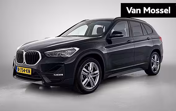 BMW X1 xDrive25e Executive | Navigatie | Climate control | Parkeersensoren | 17" Lichtmetalen vel