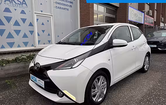 Toyota Aygo 1.0 VVT-i x-play Automaat Camera Stoelverwarming CarplayGarantie