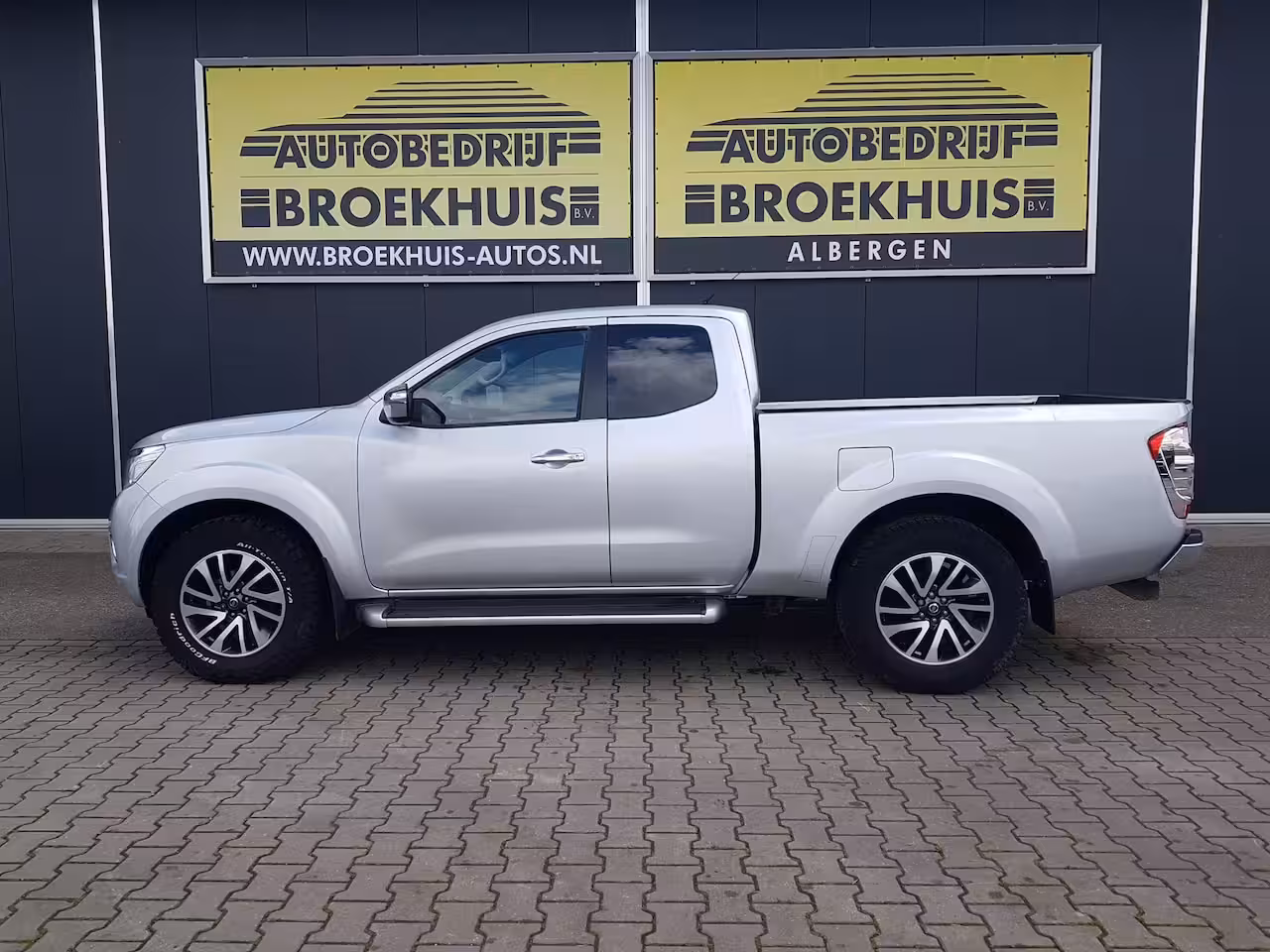 Nissan Navara 2.3 dCi Tekna King Cab
