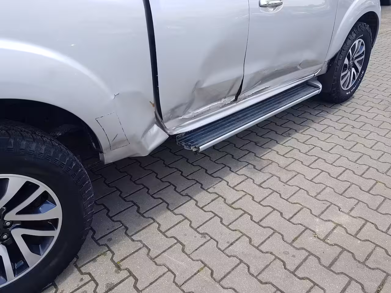 Nissan Navara 2.3 dCi Tekna King Cab